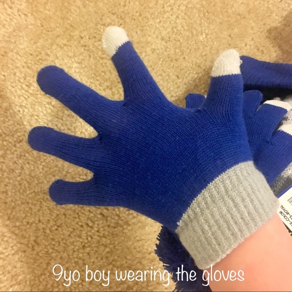 Camouflage Hat & Touch Friendly Glove Set - Boys - Picture 6 of 6